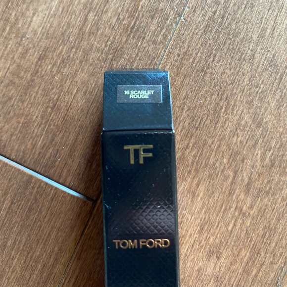Tom Ford lip color mini lipstick 16 Scarlet Rouge - Picture 9 of 10